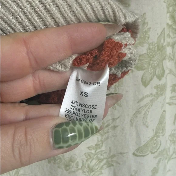 THML Knit Top - Picture 4 of 5